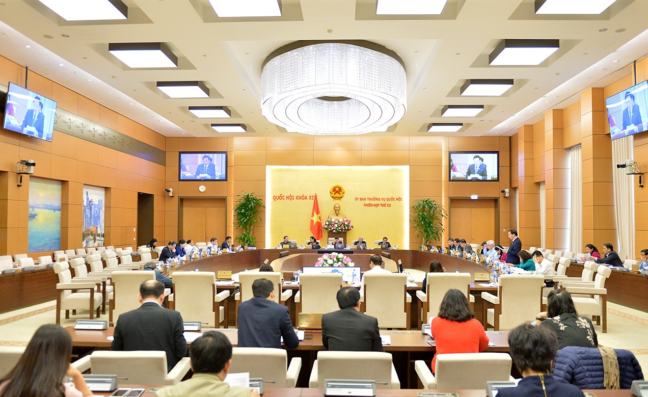 Thông qua Nghị quyết về sắp xếp các đơn vị hành chính cấp huyện và cấp xã giai đoạn 2019-2021